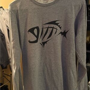 Authentic G-Loomis long sleeve shirt. Great for casual or fishing…Adult sz small